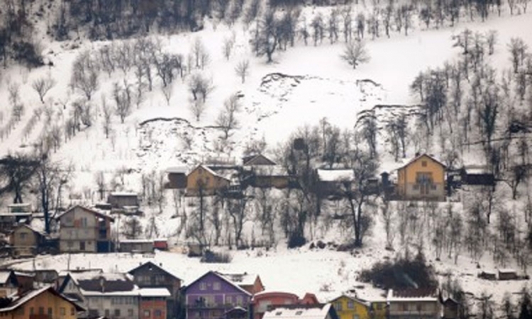 Brdo klizi prema Starčevici