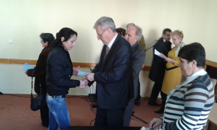 Stanove dobilo 12 porodica poginulih boraca i ratnih vojnih invalida