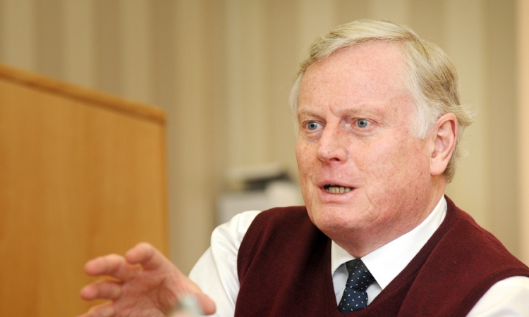 Schiller: Švedski mediji često "prže" političare