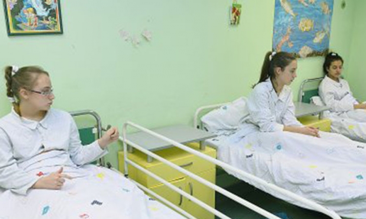 Sluđeni roditelji traže istinu: Naša deca ne pate od histerije