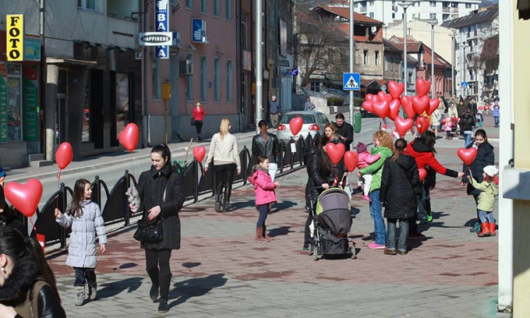 M:tel baloni u obliku srca za Dan zaljubljenih