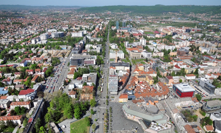 Ometali saobraćaj u centru Banjaluke, pa napali policiju