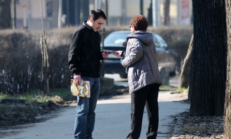 Istraživanje "Nezavisnih": Skoro svi vraćaju kovertu punu para