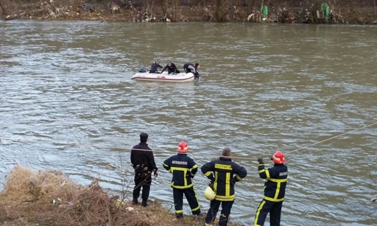 Iz rijeke Une izvučeno tijelo muškarca