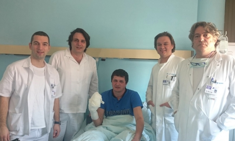 Transplantirali nožne prste na šaku