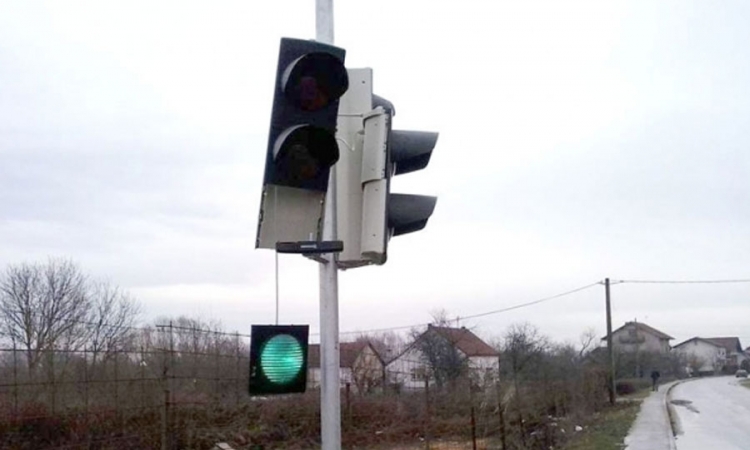 Novi semafor u Prijedoru nije preživio vikend