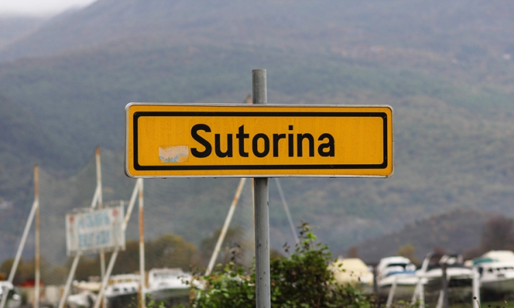 Iz Sutorine isplivale nove podjele