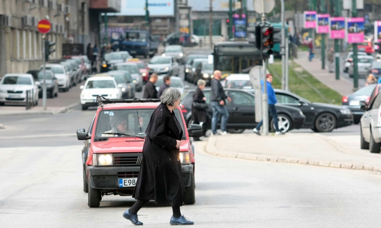 Vozači da smanje brzinu