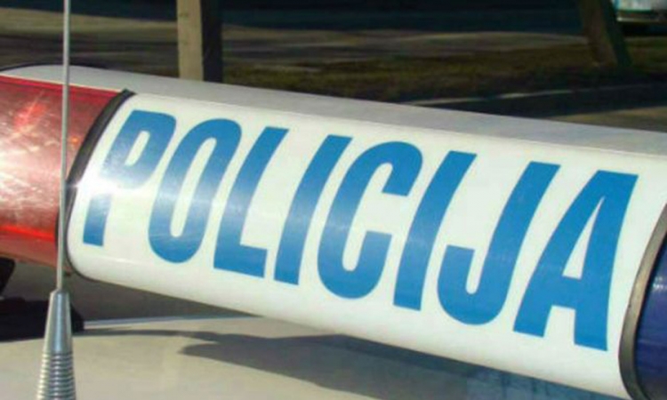 Usmrtio pješaka pa pobjegao