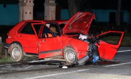 Udario u auto pun policajaca, jedna osoba poginula