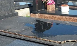 Ukrali ploče sa groba, pokojnika pokrili šperpločom