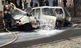 Automobil dignut u vazduh u Harkovu