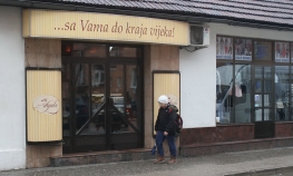 Zbog hrane potegao pištolj