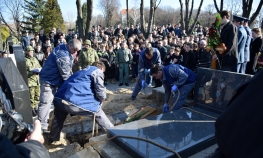 Zastavnik sahranjen uz taktove pjesme "Tamo daleko"