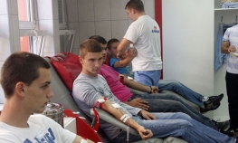 Učenici Tehničke škole daruju krv