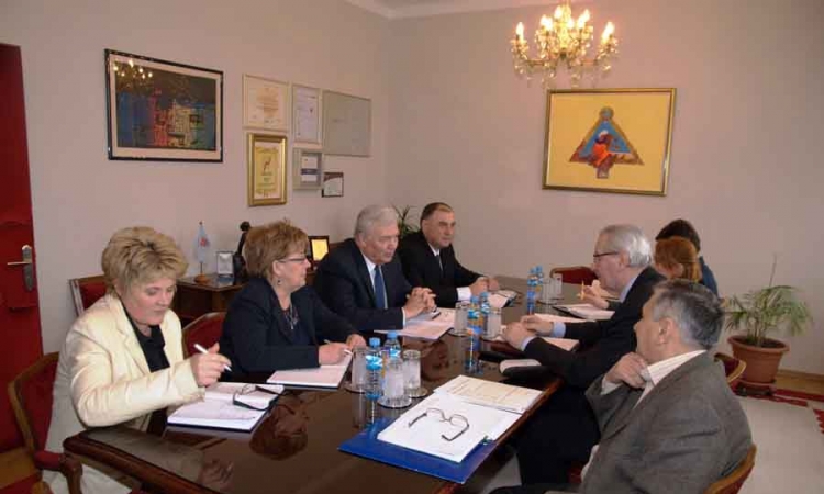 Uvesti red u zemljišnu politiku