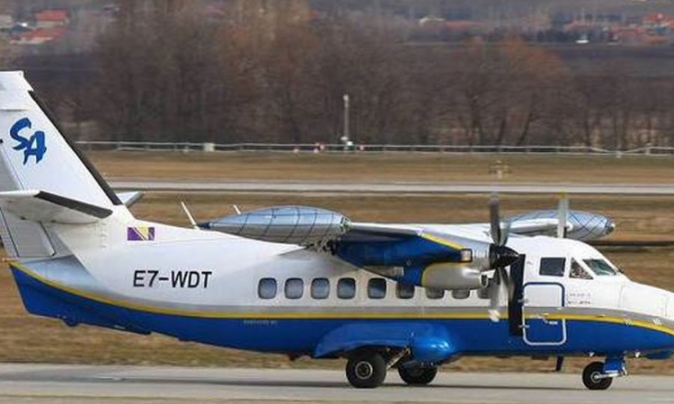Avion bh. kompanije Icar Air sletio na nos