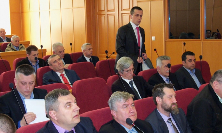 Traže nazad svoje milione