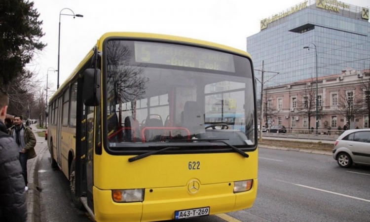 Putnik napao vozača GRAS-ovog autobusa nakon što mu je zatražio kartu