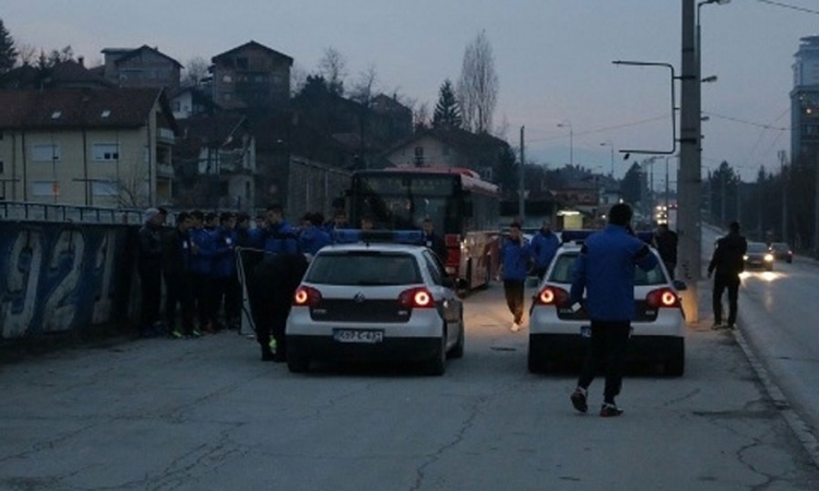 Huligani napali fudbalere Širokog Brijega, trojica povrijeđeni