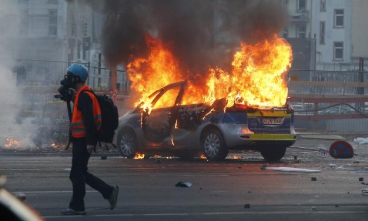 Neredi u Frankfurtu, 350 uhapšenih