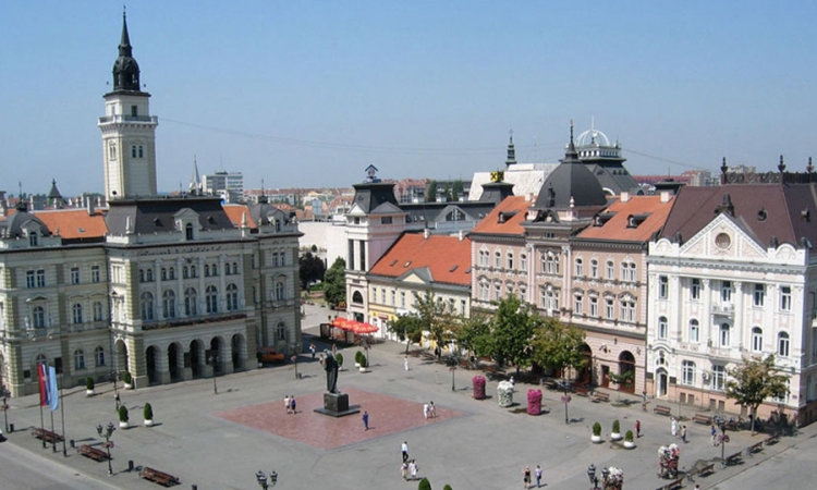 U Novom Sadu dječak (14) skočio sa sedmog sprata