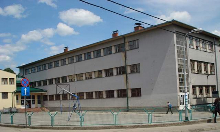 Pozvali roditelje da vrate djecu u školu