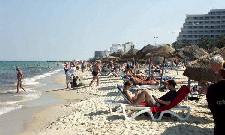 Država nije upozorila turiste na Tunis