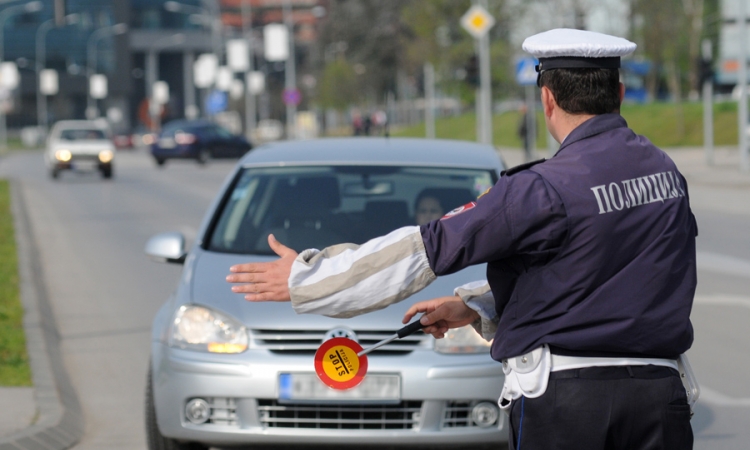 Policija vapi za mladim kadrom