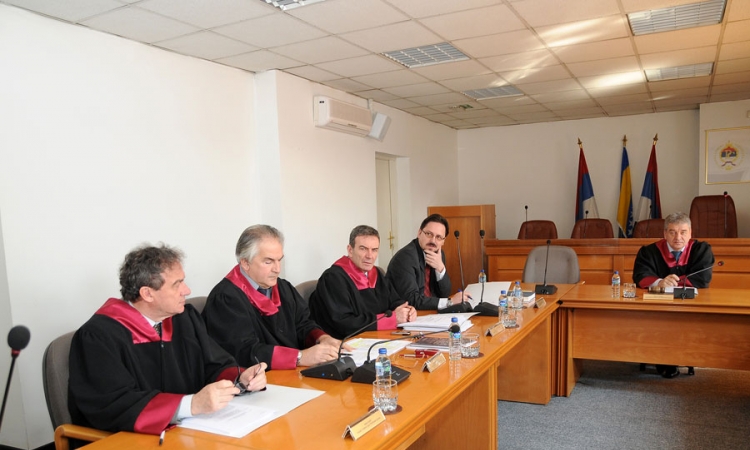 Pravilnik o platama u opštini Kneževo suprotan Ustavu