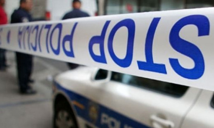 Maloljetnica pala s prozora zgrade
