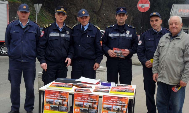 Pažljivo pristupiti paljenju korova