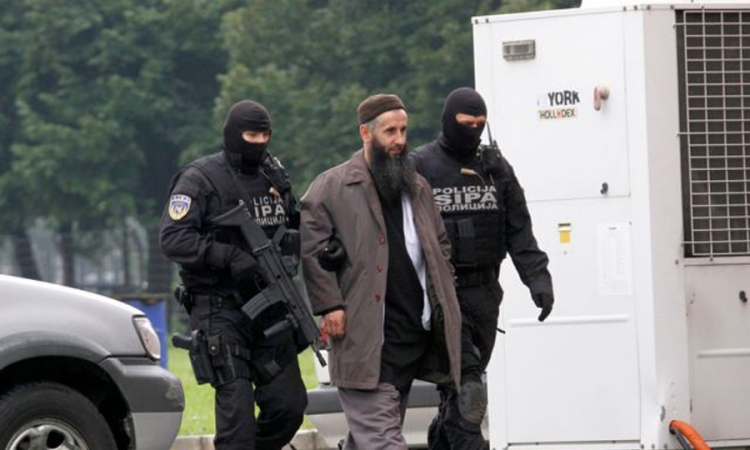 "Raspala se svaka porodica u koju je Bosnić ušao"
