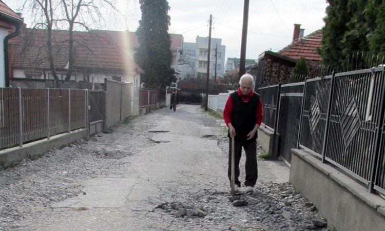 Kad neće gradska vlast, hoće djed Svetozar