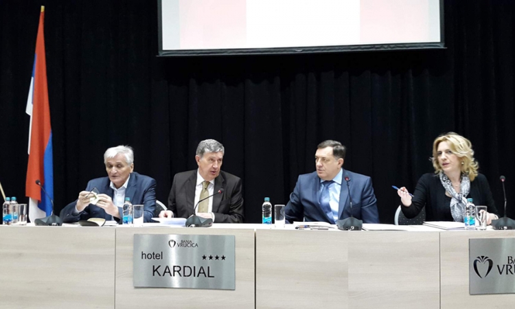 Dodik otvorio savjetovanje SNSD-a u Tesliću