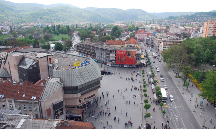 U ponedjeljak toplo, povremena kiša popodne