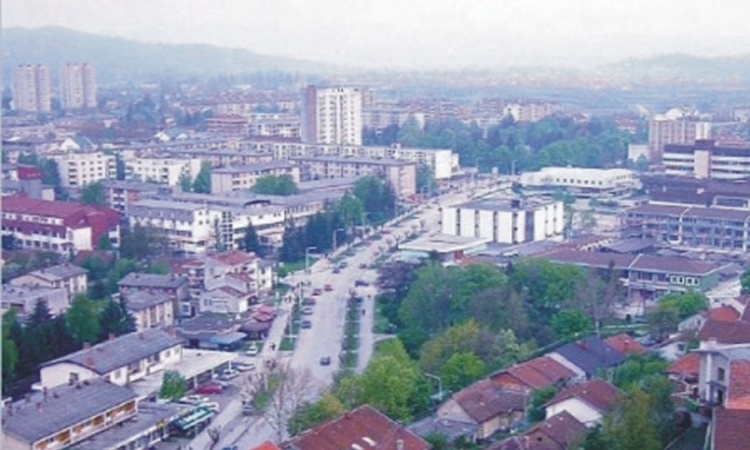 Otkrivene osobe koje su pokušale da zapale američku i zastavu BiH