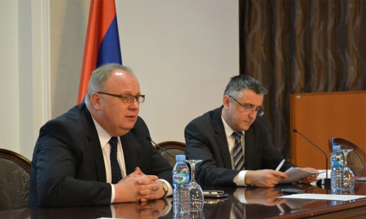 Poboljšati zakonski okvir radi kvalitetnijih usluga