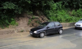 Zbog  odrona zaustavljen saobraćaj na putu Banjaluka - Čelinac