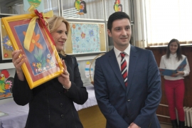 Cvijanovićeva uručila darove mališanima