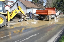 Trenutna obustava vode u Ulici braće Podgornika