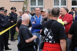 Radnik se htio spaliti  benzinom