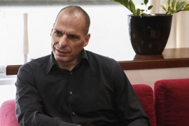 Varufakis napadnut dok je večerao sa suprugom