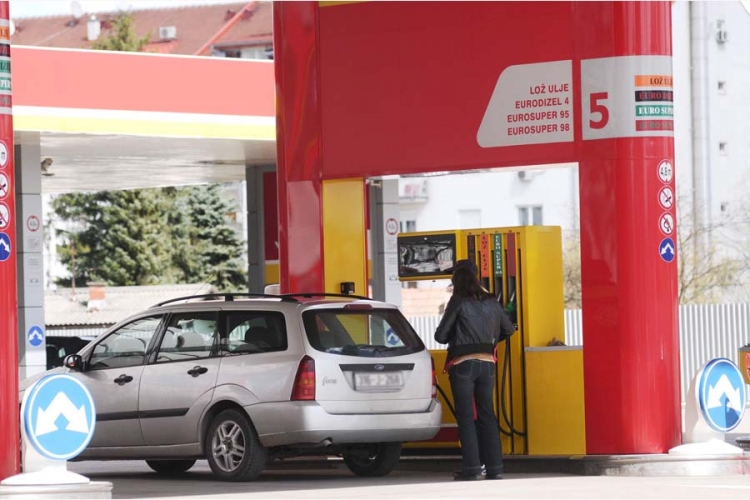 Pojeftinjuje gorivo na bh. pumpama