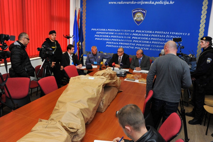 Na prelazu Bajakovo zaplijenjeno više od 140 kilograma heroina
