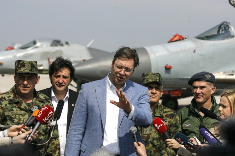 Vučić: Smene u VS pitanje za vojne organe
