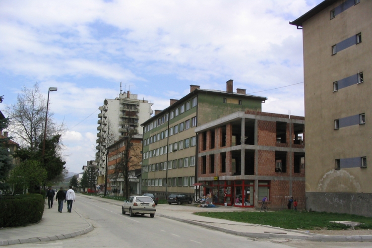 Tinejdžer nakon tuče u životnoj opasnosti