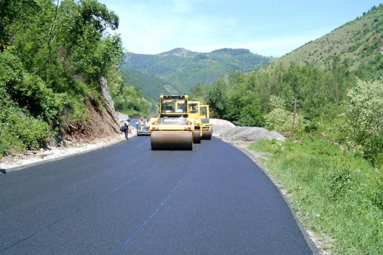 Neplanski ulažu u izgradnju puteva