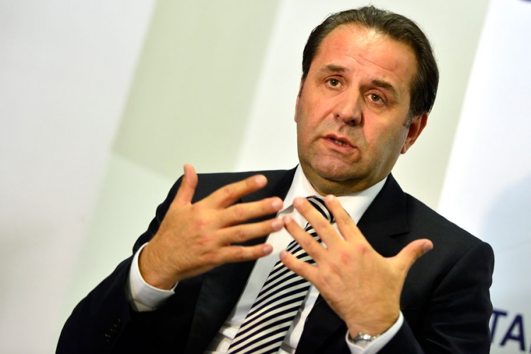Ljajić: Obezbijedićemo liječenje za Hadžića 