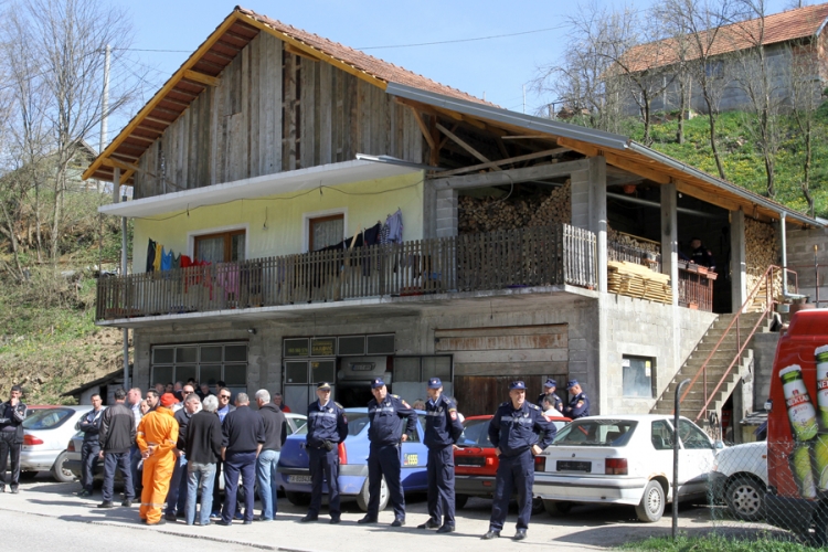 Odloženo rušenje nelegalne gradnje